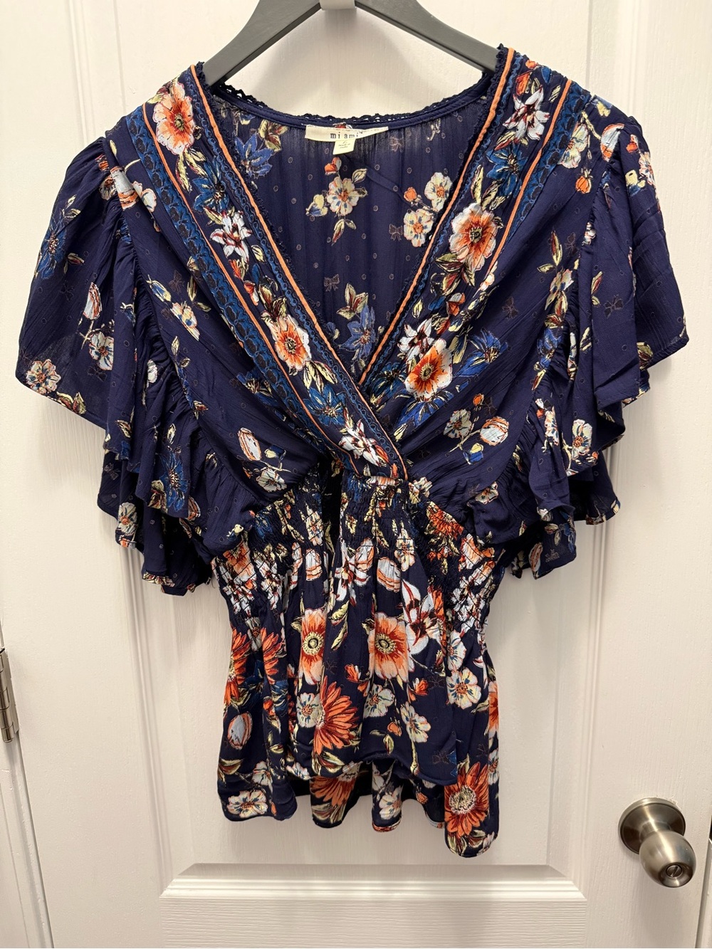 Francesca's Miami Floral Boho Peplum Top NWOT Large Navy Flutter Sleeve
